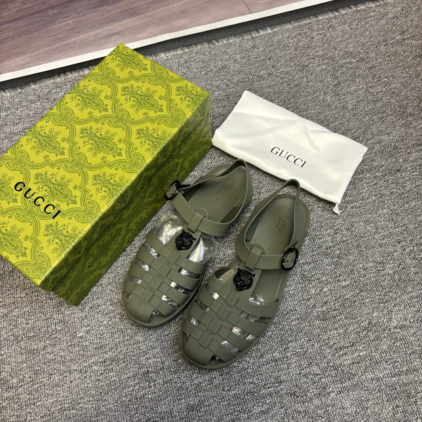 Men's shoes 260💰 [Gucci] Counter quality, top-quality original goods, real photos! Original TPU material, fine workmanship, comfortable; genuine 1:1 replica Size: 36 ~ 46